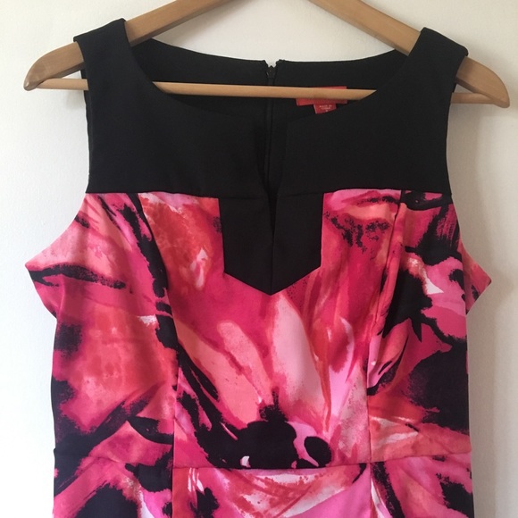 EUC✨ Sleeveless sheath print | round split neck - Picture 2 of 8